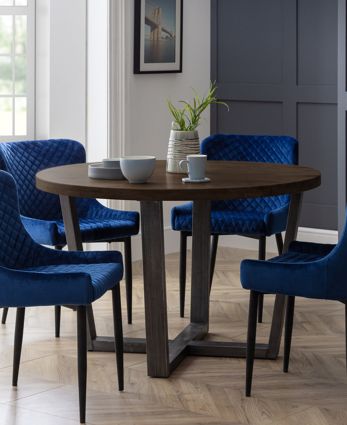 Julian Bowen Dining Tables Brooklyn Round Table - Dark Oak