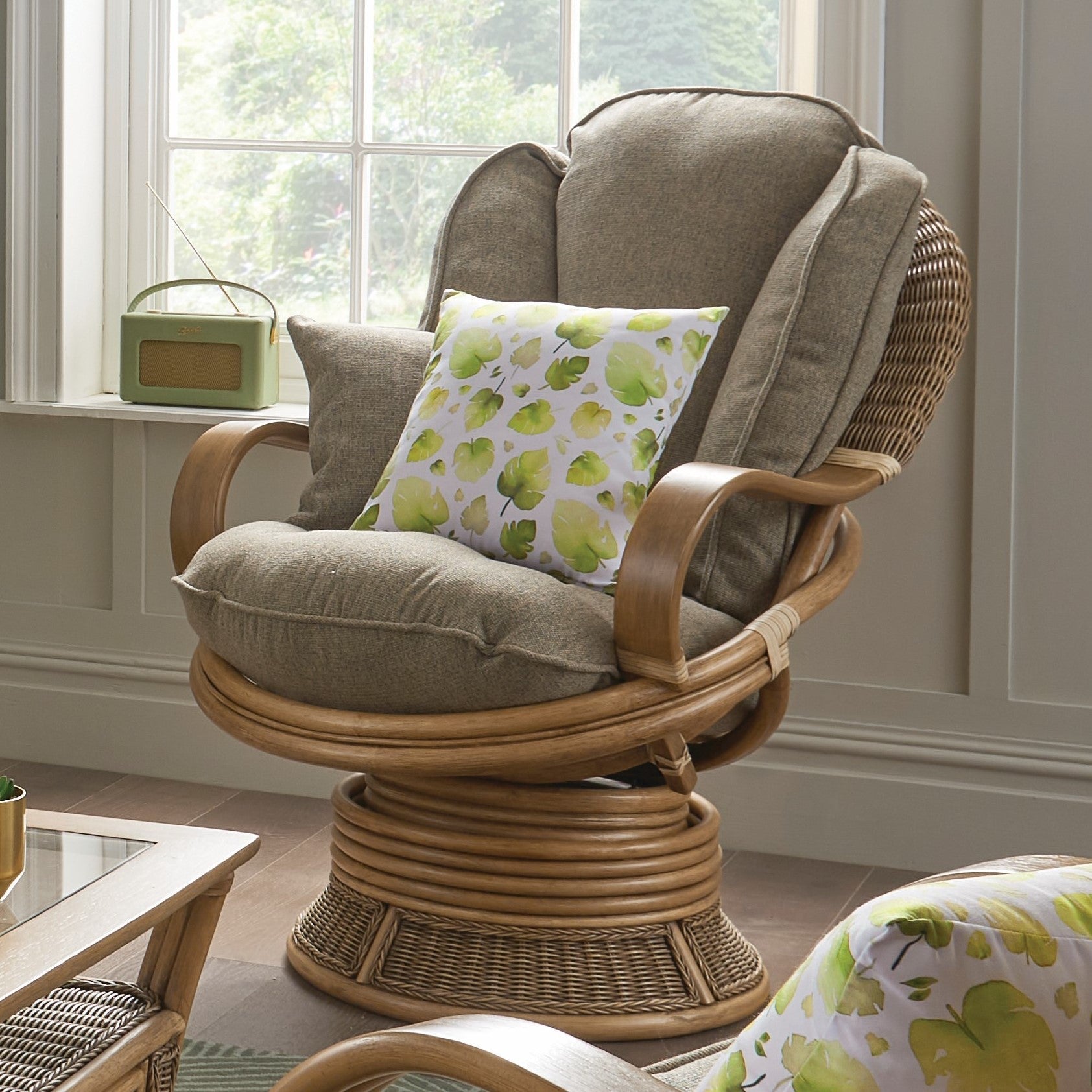 Daro Waterford Swivel Rocker Chair | Price Match Guarantee