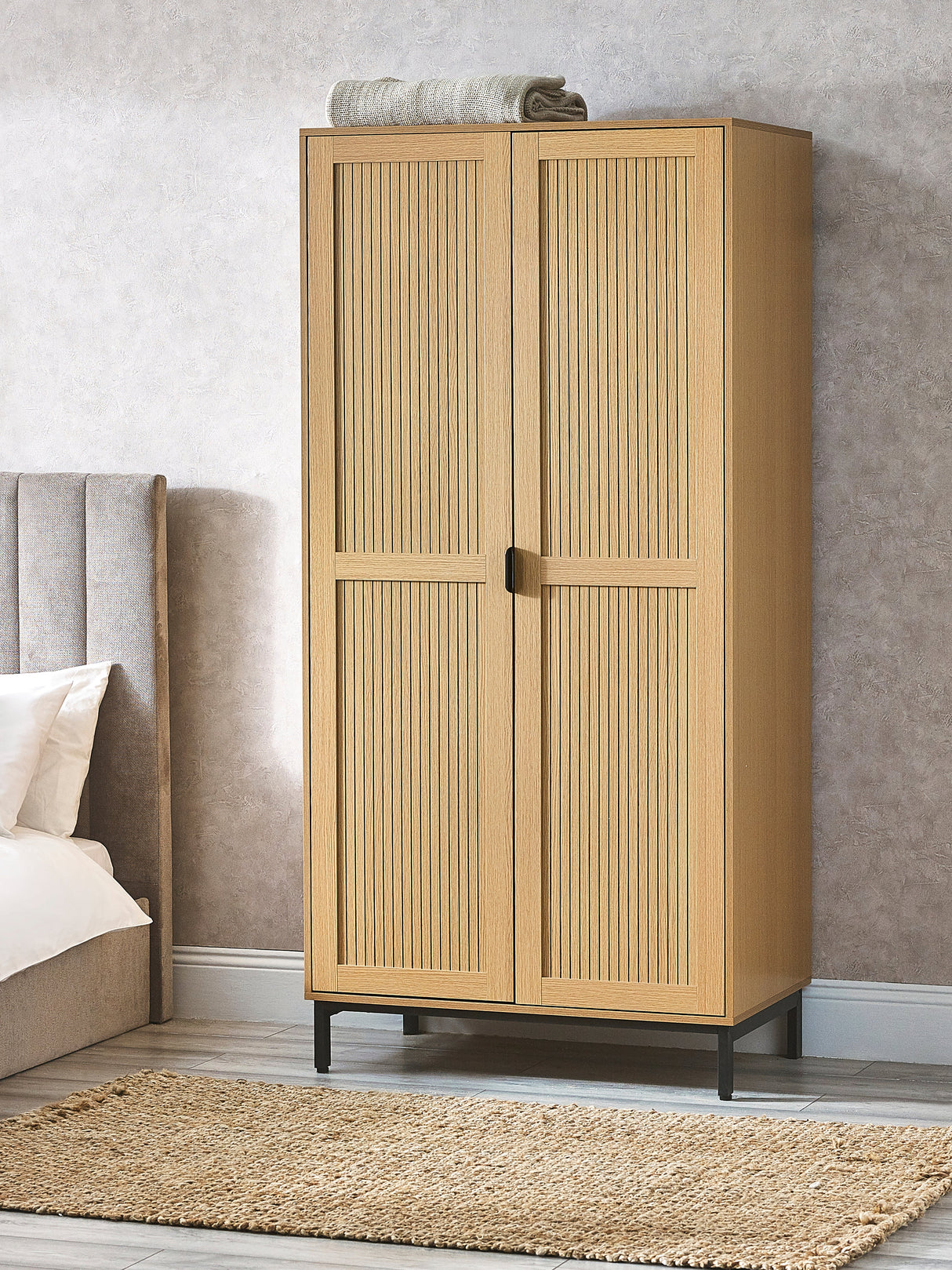 Julian Bowen Wardrobes Sia 2 Door Wardrobe