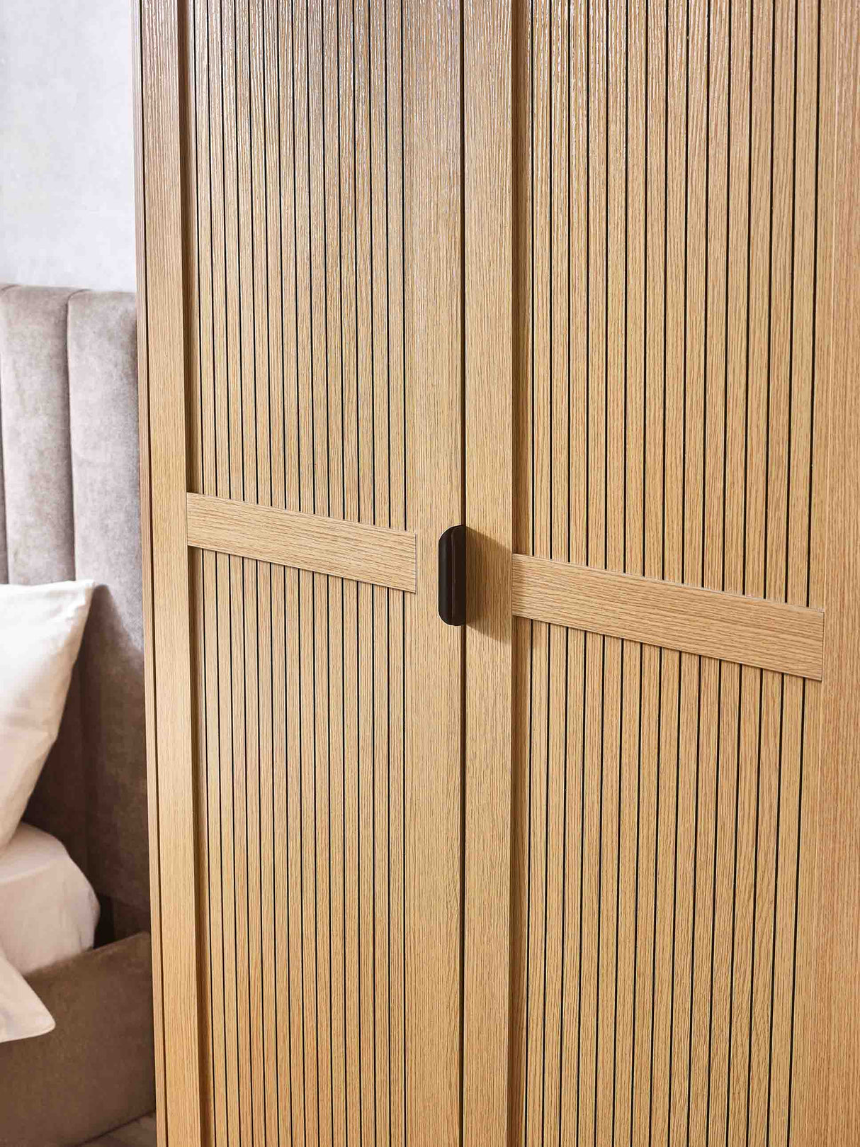 Julian Bowen Wardrobes Sia 2 Door Wardrobe